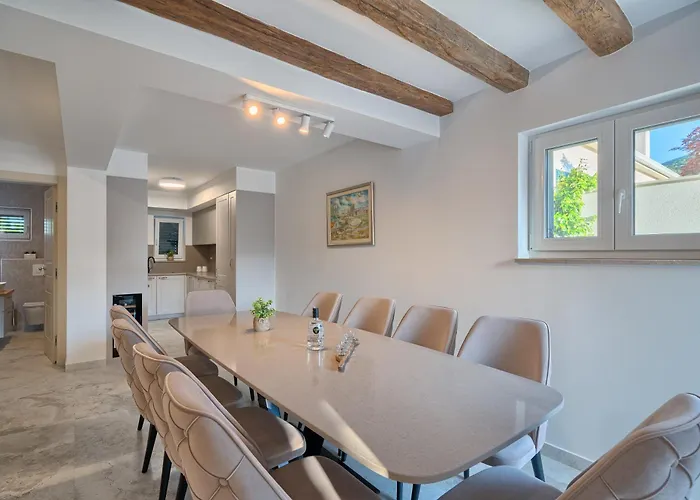 Villa Lovorika - Padel, Cageball, Basketball & Heated Pool *