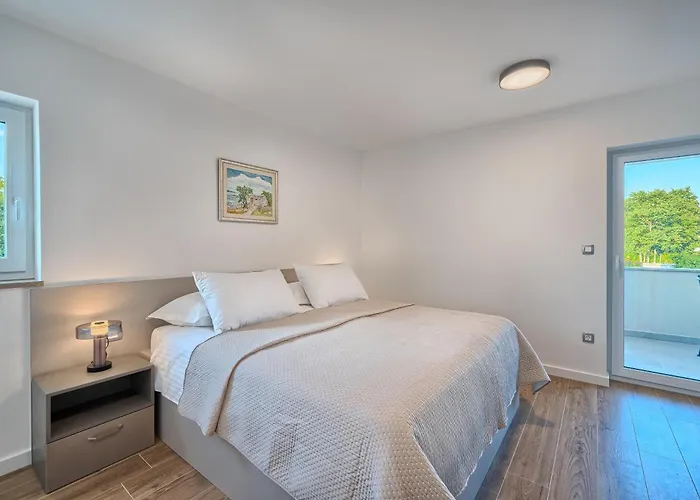 Lovorika - Padel, Cageball, Basketball & Heated Pool Villa