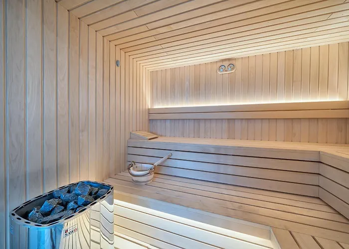 Villa Lovorika - Padel, Cageball, Basketball & Heated Pool